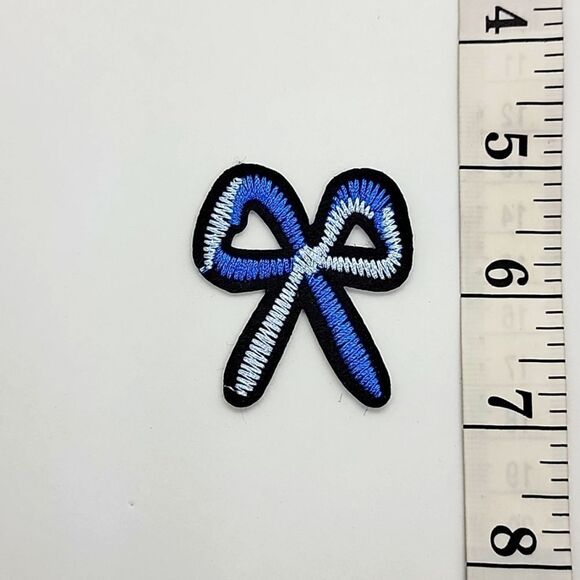 🎈5/$10🎈 PINS..PATCHES..CROC CHARMS.. bow.. - Picture 1 of 1